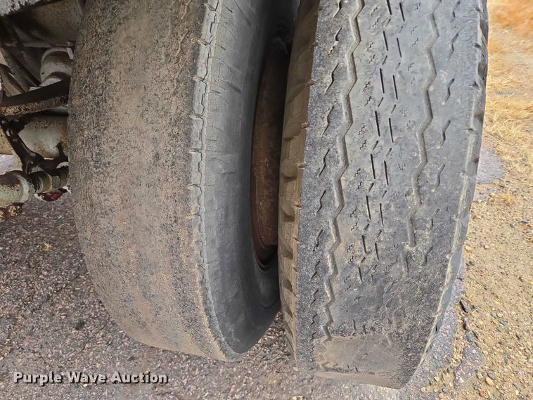 image for item DY1400 1973 Gindy dry van trailer