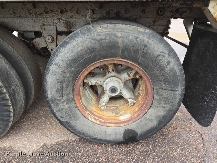 image for item DY1400 1973 Gindy dry van trailer