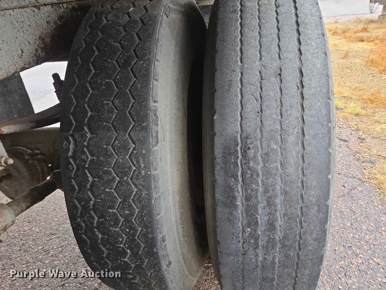 image for item DY1400 1973 Gindy dry van trailer