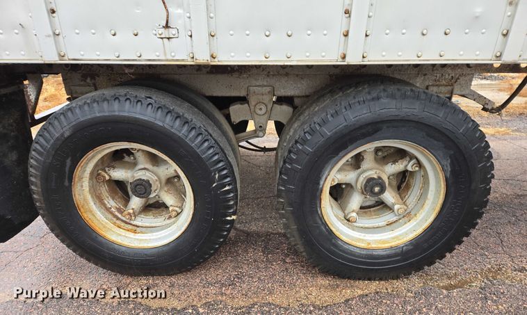 image for item DY1400 1973 Gindy dry van trailer