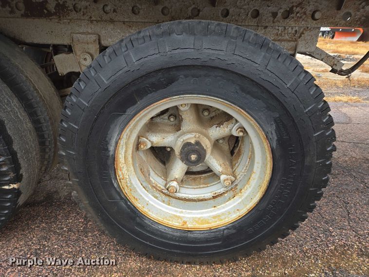 image for item DY1400 1973 Gindy dry van trailer