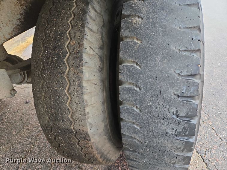 image for item DY1400 1973 Gindy dry van trailer