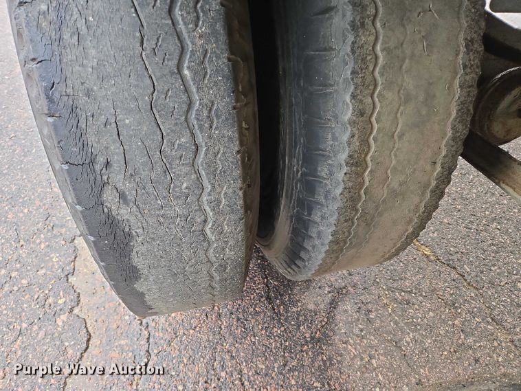 image for item DY1400 1973 Gindy dry van trailer