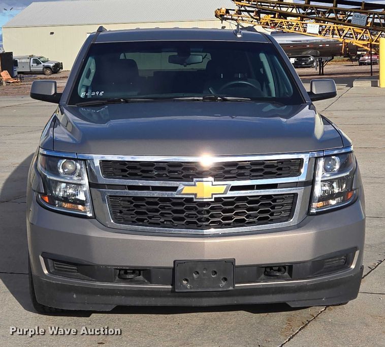 image for item DY1415 2017 Chevrolet Suburban SUV