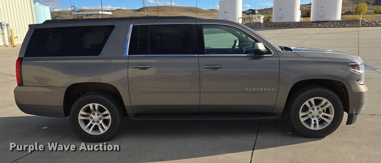 image for item DY1415 2017 Chevrolet Suburban SUV