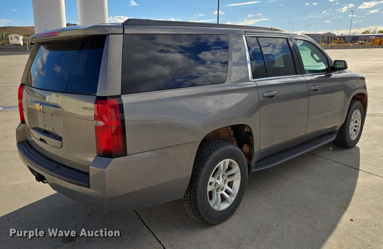 image for item DY1415 2017 Chevrolet Suburban SUV