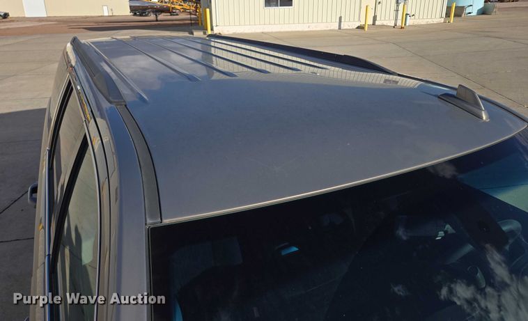 image for item DY1415 2017 Chevrolet Suburban SUV