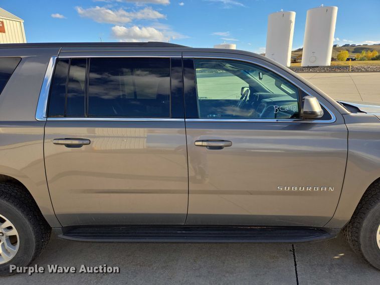 image for item DY1415 2017 Chevrolet Suburban SUV