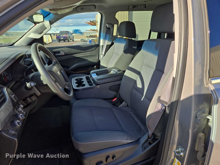 image for item DY1415 2017 Chevrolet Suburban SUV