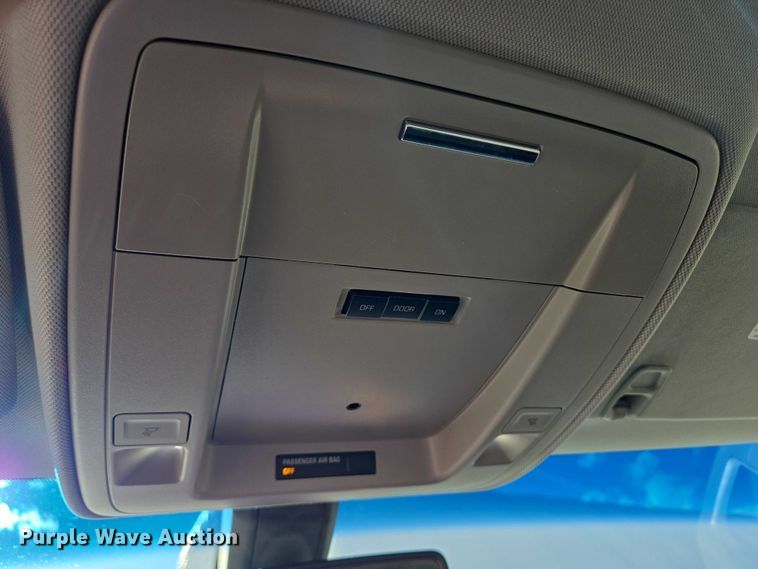 image for item DY1415 2017 Chevrolet Suburban SUV