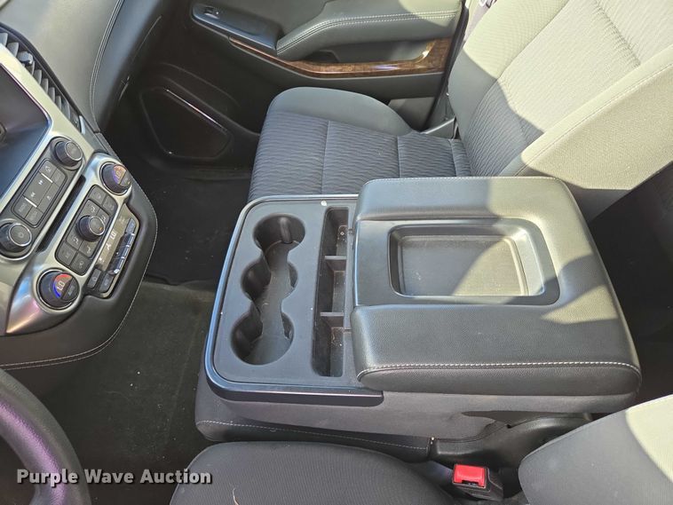 image for item DY1415 2017 Chevrolet Suburban SUV