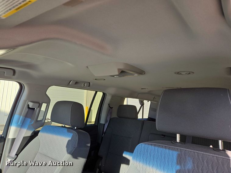 image for item DY1415 2017 Chevrolet Suburban SUV