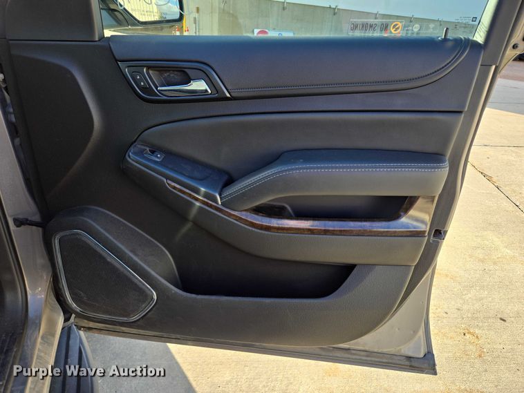 image for item DY1415 2017 Chevrolet Suburban SUV