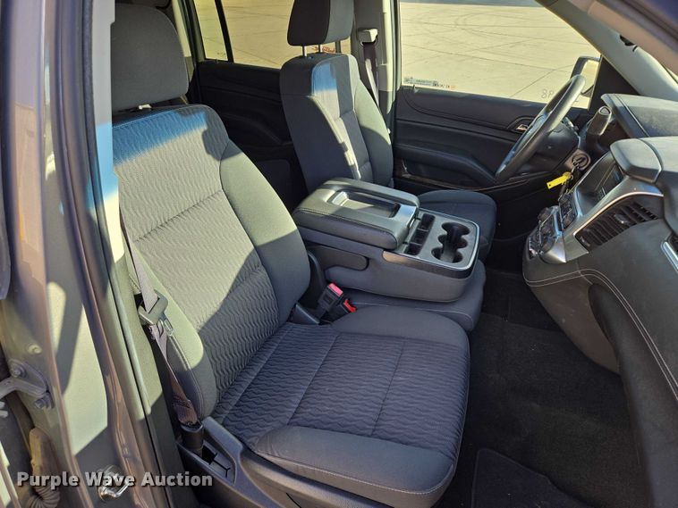 image for item DY1415 2017 Chevrolet Suburban SUV