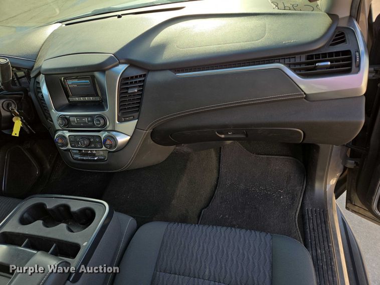 image for item DY1415 2017 Chevrolet Suburban SUV