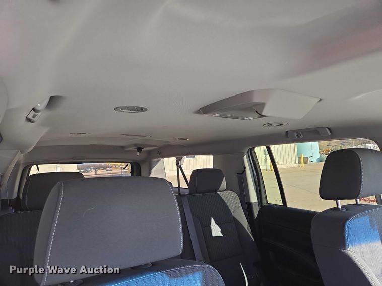 image for item DY1415 2017 Chevrolet Suburban SUV