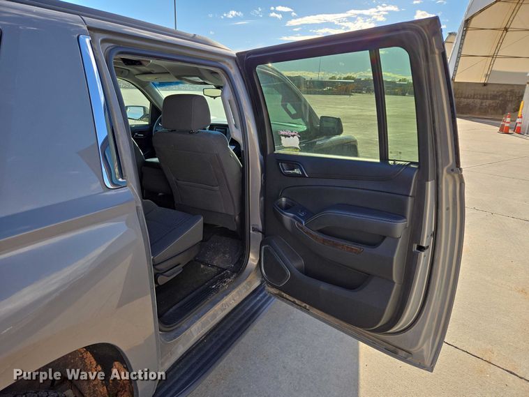 image for item DY1415 2017 Chevrolet Suburban SUV