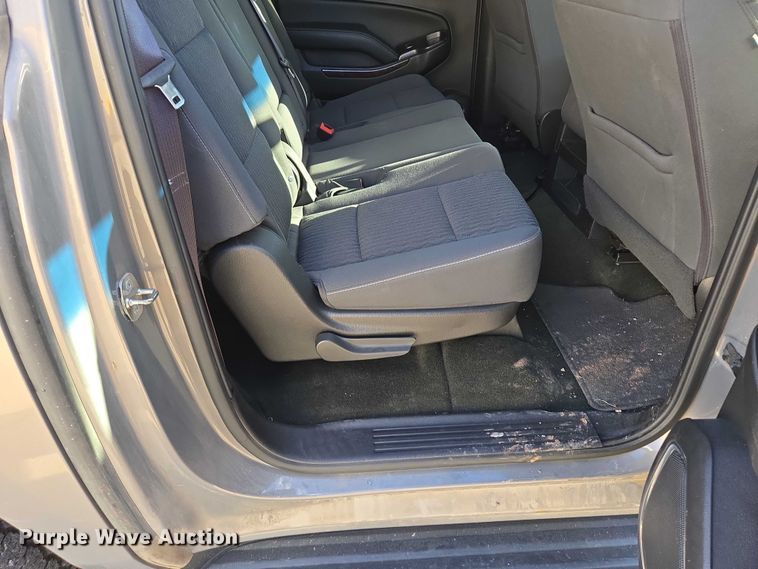 image for item DY1415 2017 Chevrolet Suburban SUV