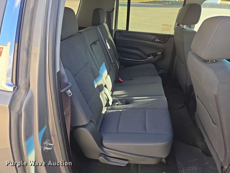 image for item DY1415 2017 Chevrolet Suburban SUV