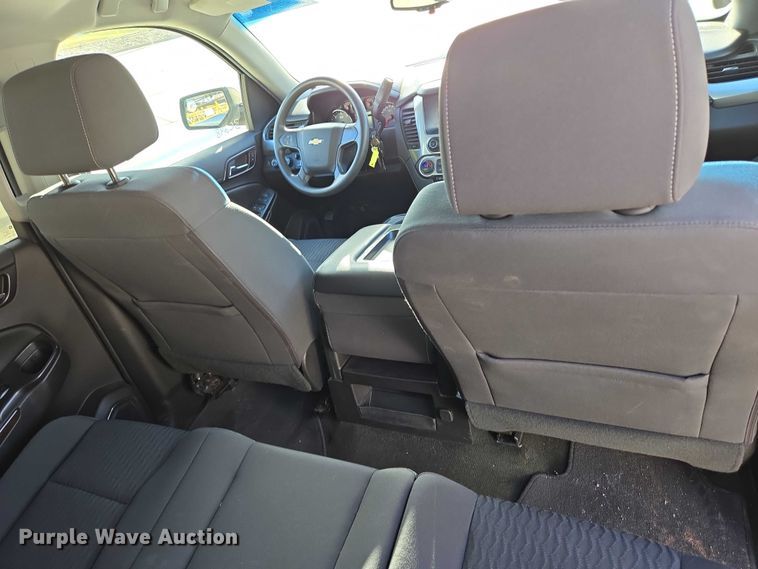 image for item DY1415 2017 Chevrolet Suburban SUV