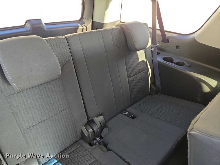 image for item DY1415 2017 Chevrolet Suburban SUV