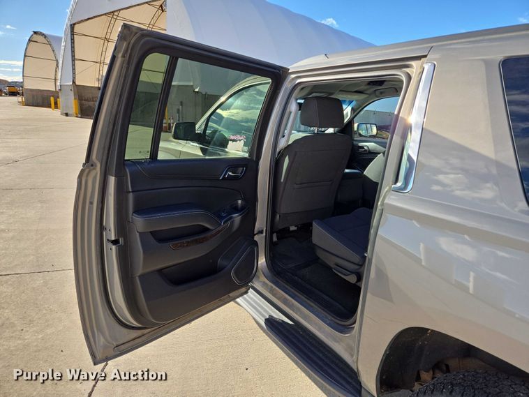 image for item DY1415 2017 Chevrolet Suburban SUV