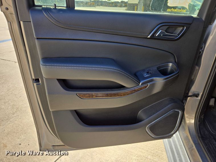 image for item DY1415 2017 Chevrolet Suburban SUV