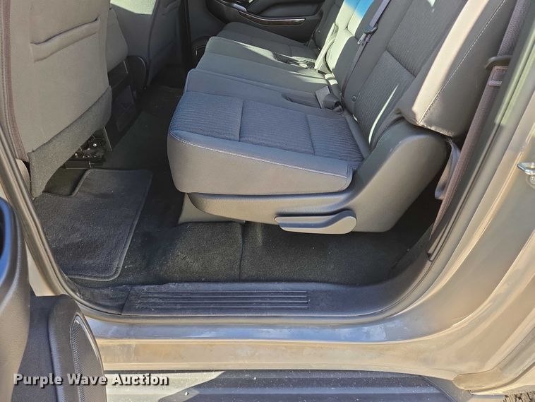 image for item DY1415 2017 Chevrolet Suburban SUV