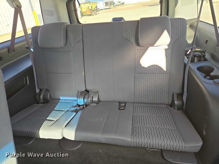 image for item DY1415 2017 Chevrolet Suburban SUV