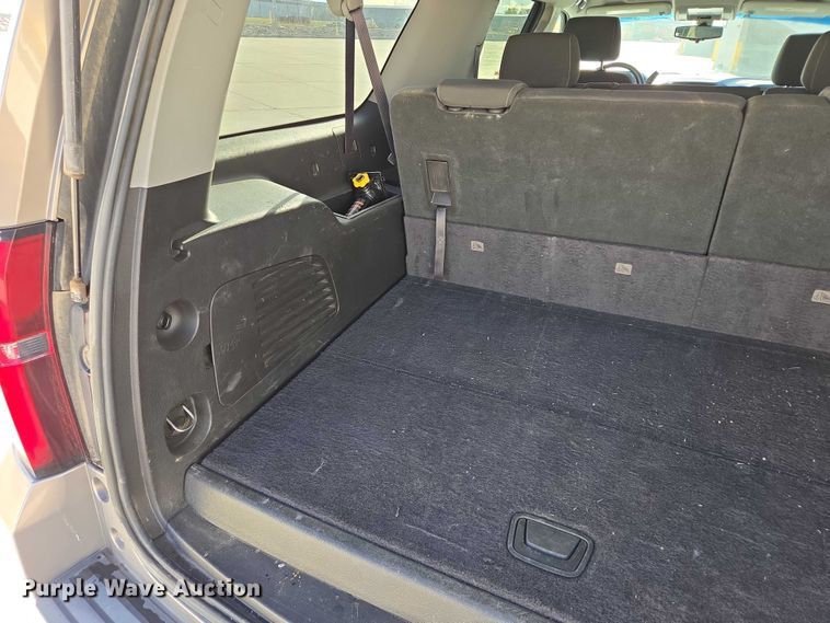 image for item DY1415 2017 Chevrolet Suburban SUV
