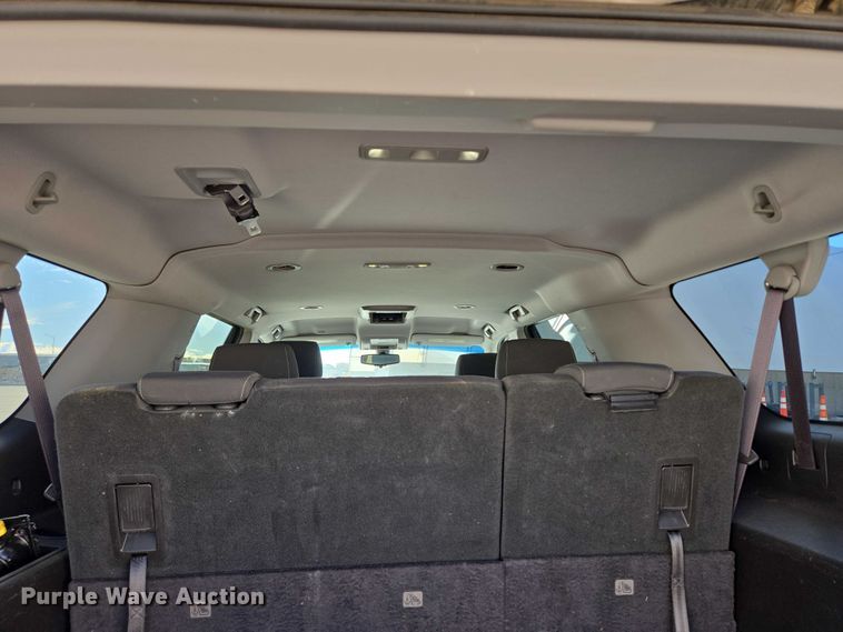 image for item DY1415 2017 Chevrolet Suburban SUV