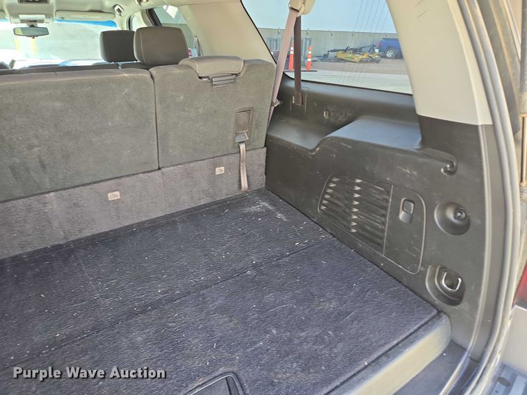 image for item DY1415 2017 Chevrolet Suburban SUV