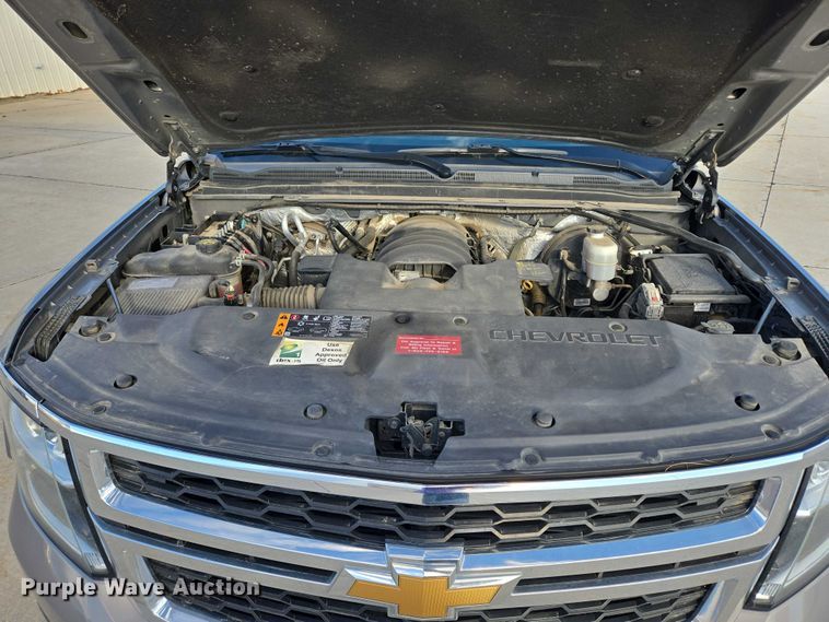 image for item DY1415 2017 Chevrolet Suburban SUV
