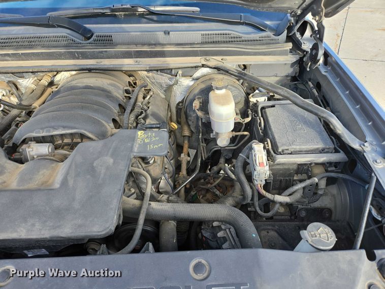 image for item DY1415 2017 Chevrolet Suburban SUV