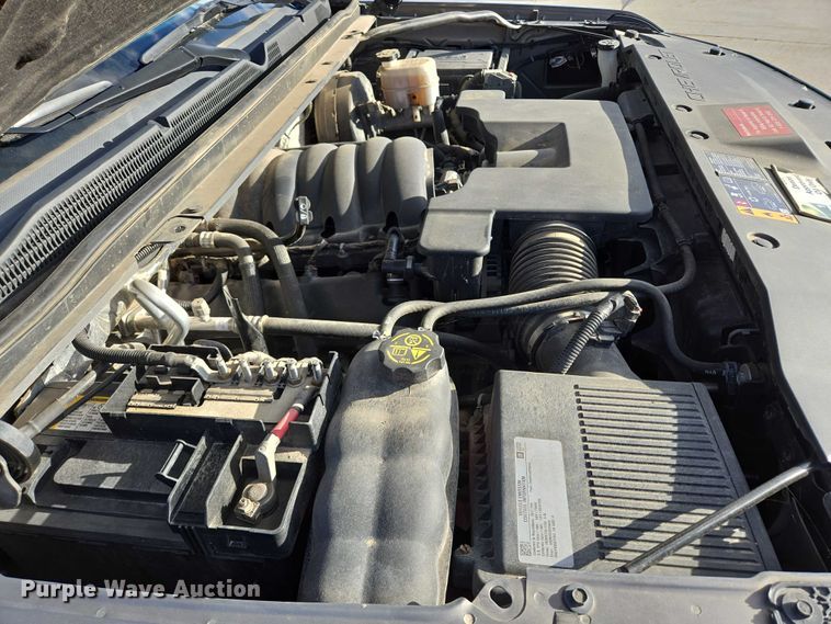 image for item DY1415 2017 Chevrolet Suburban SUV