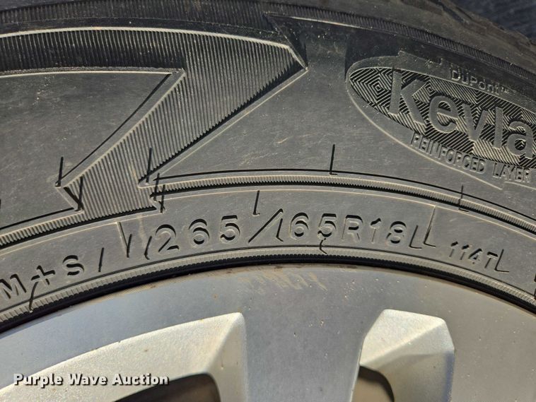 image for item DY1415 2017 Chevrolet Suburban SUV