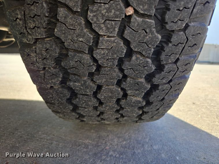 image for item DY1415 2017 Chevrolet Suburban SUV