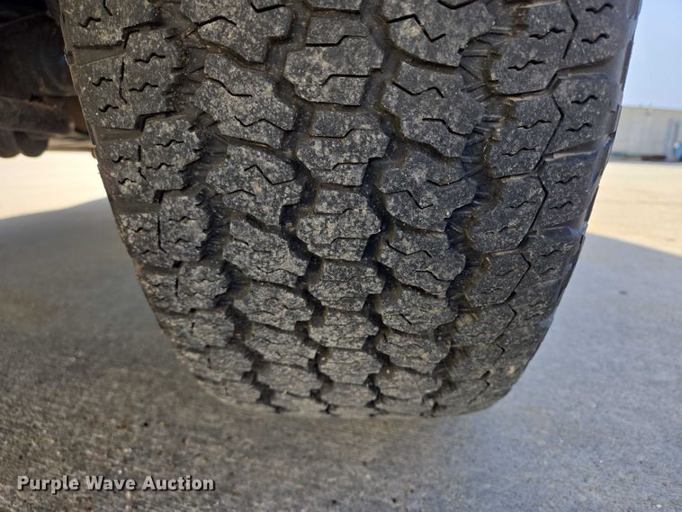 image for item DY1415 2017 Chevrolet Suburban SUV