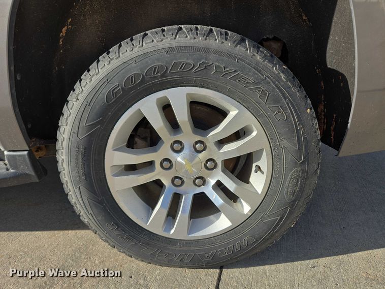 image for item DY1415 2017 Chevrolet Suburban SUV