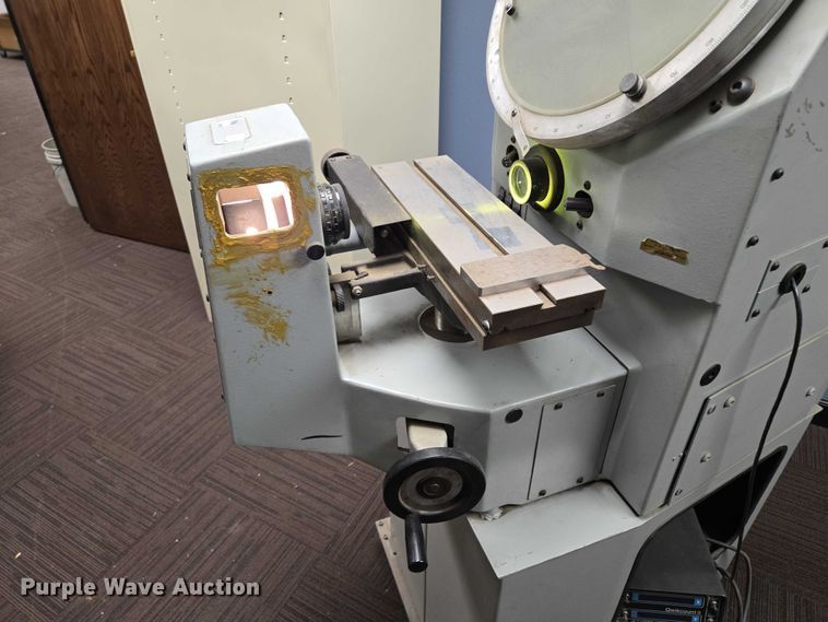 image for item DY1416 J&L Metrology Classic 14T optical comparator
