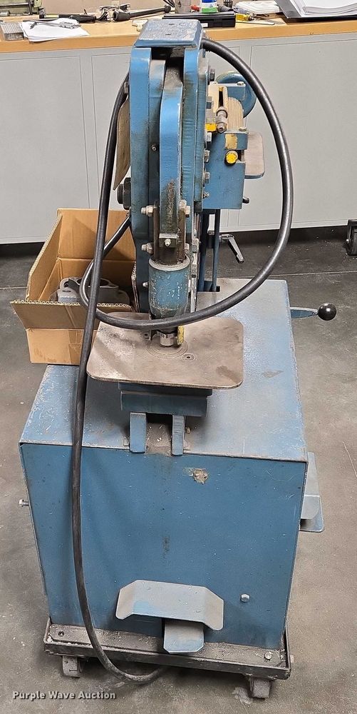 image for item DY1417 Scotchman 207 J7480 ironworker