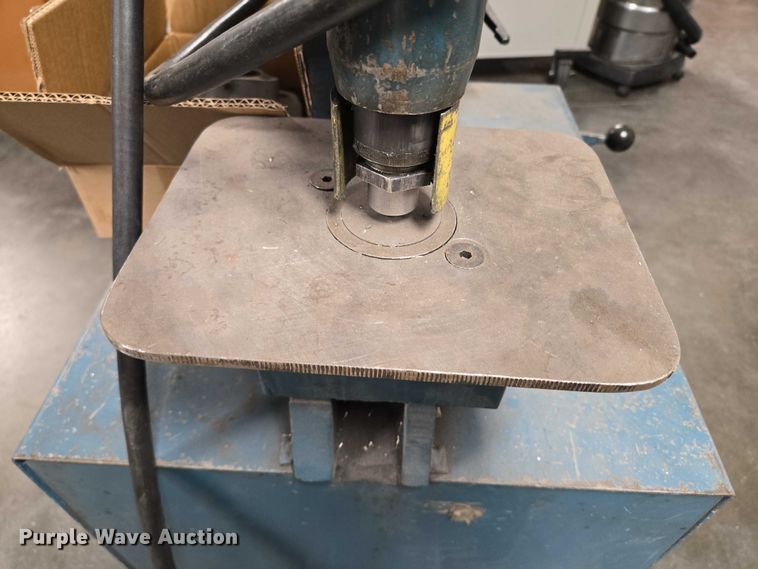 image for item DY1417 Scotchman 207 J7480 ironworker