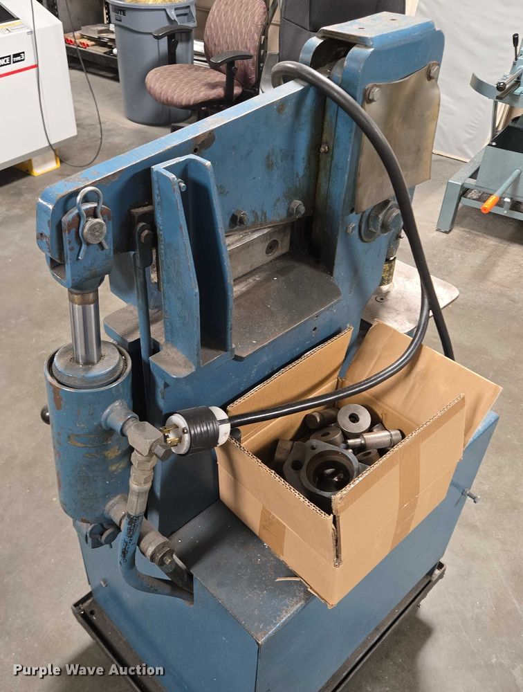 image for item DY1417 Scotchman 207 J7480 ironworker