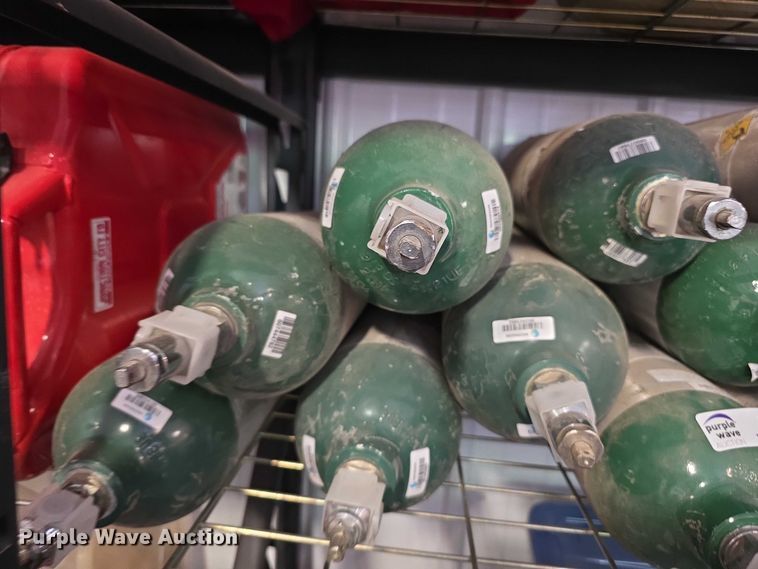 image for item DZ6420 (18) oxygen bottles