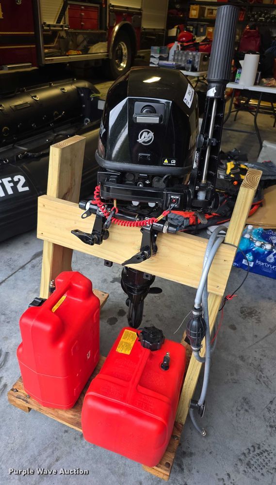 image for item DZ6421 2018 Mercury Fourstroke  boat engine