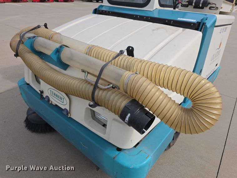 image for item DZ6424 Tennant 6600 sweeper