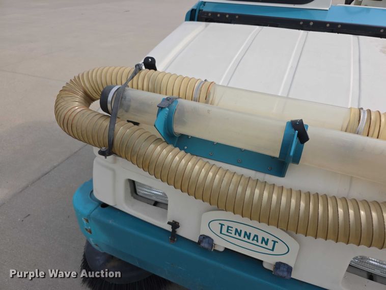 image for item DZ6424 Tennant 6600 sweeper