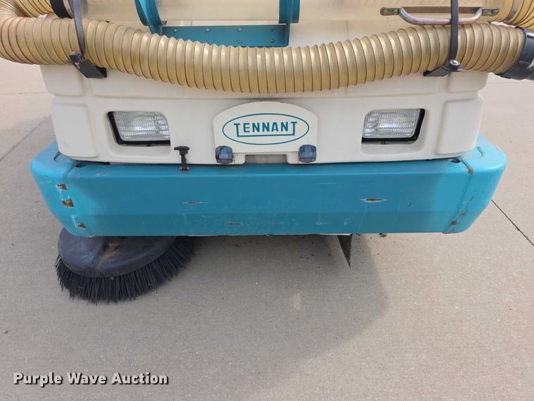 image for item DZ6424 Tennant 6600 sweeper