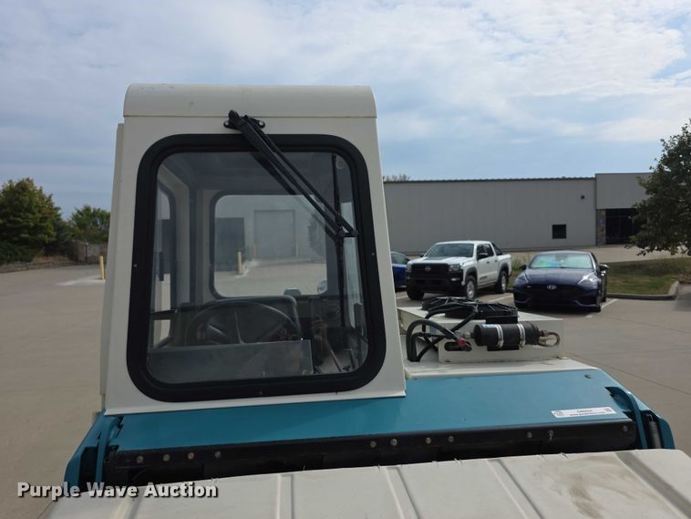 image for item DZ6424 Tennant 6600 sweeper