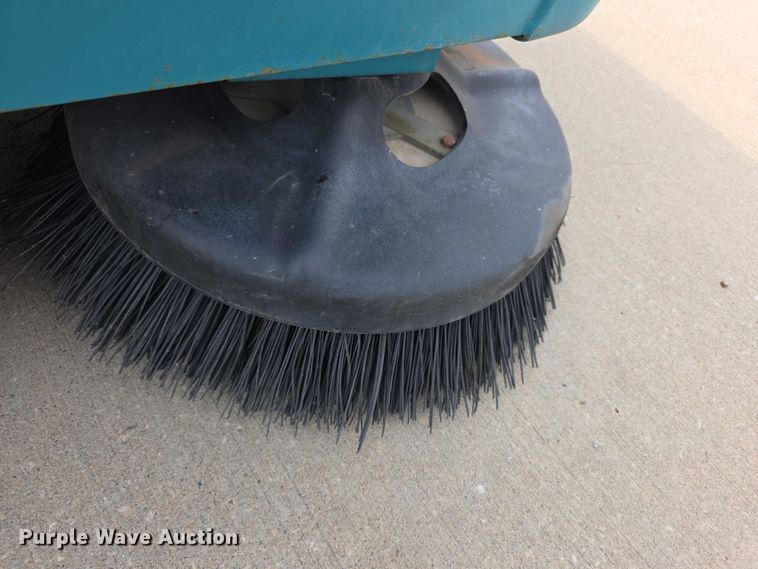 image for item DZ6424 Tennant 6600 sweeper